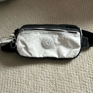 Bnwt Kipling Elva Fanny bag pouch purse
